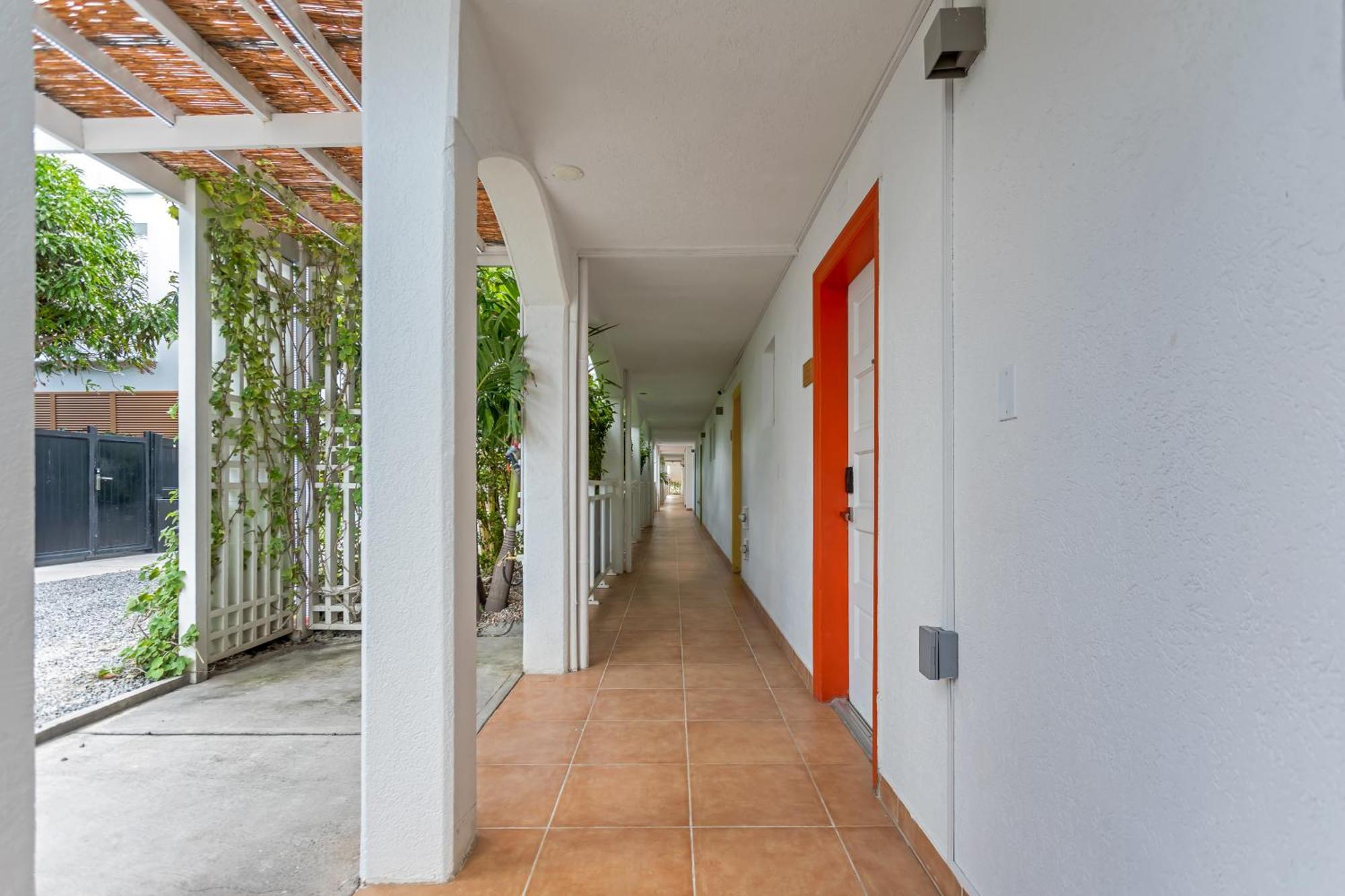 Maho Beach House - Sand Bar Condo - 1 Bedroom Suite Bagian luar foto